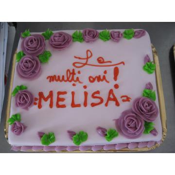 Tort martipan cu trandafiri mov