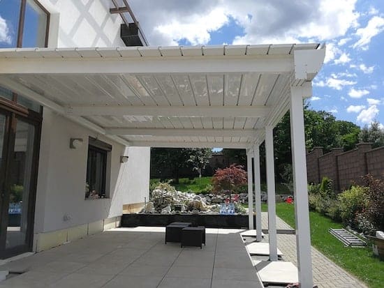 Pergola Retractabilă - Funcționalitate și Eleganță pentru Spațiul Tău Exterior
