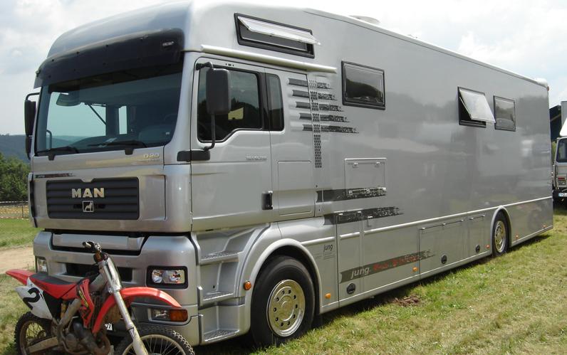 Remorci transport motociclete