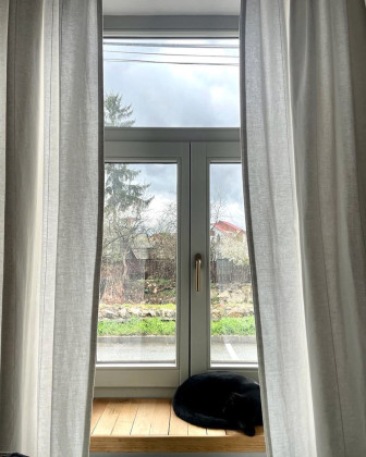 Ferestre din lemn stratificat la comandă