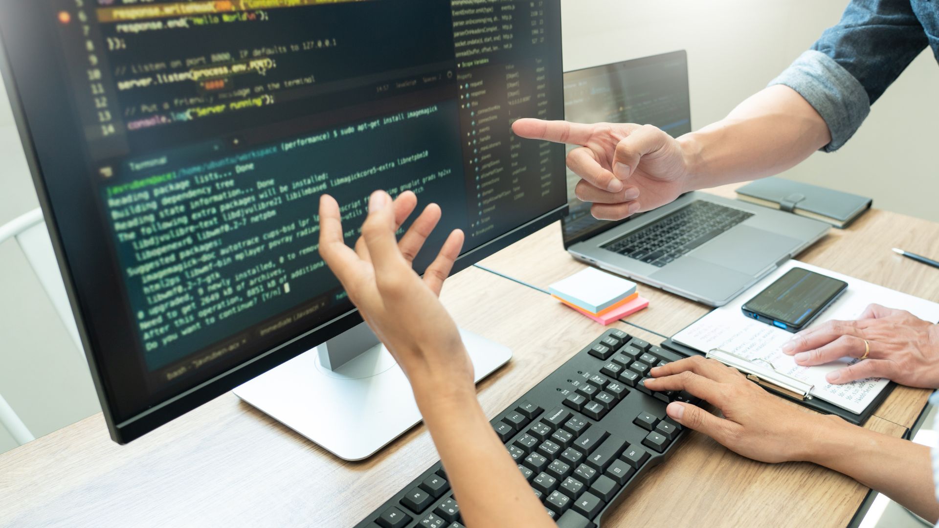 Aplicații software personalizate