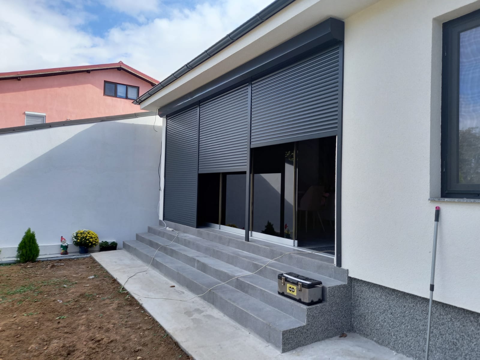 Rulouri exterioare