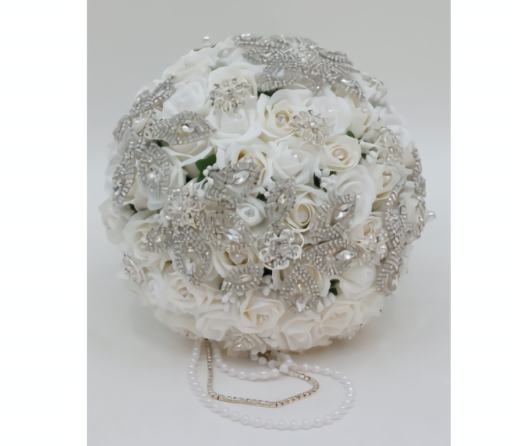 Buchet Mireasa Cu Diamante, Strasuri, Brose, Trandafiri Crem