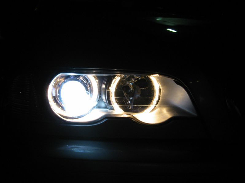 Bec halogen cu efect xenon