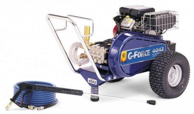 Echipament curatare actionat cu motor cu ardere interna