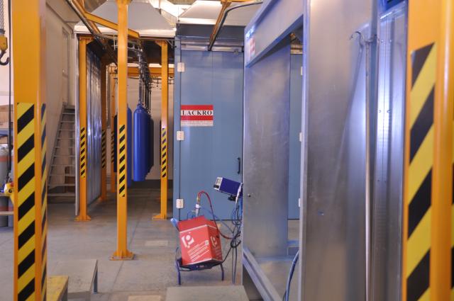 Echipament electrostatic pentru aplicarea voselei pulbere