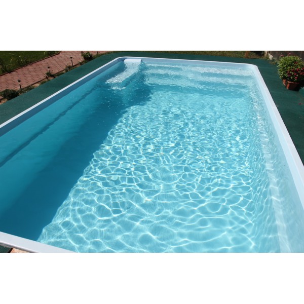 Piscine monobloc din fibra de sticla