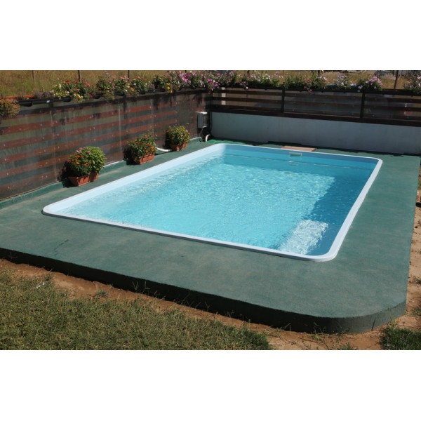 Piscine monobloc din fibra de sticla