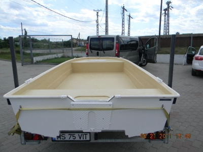 Barca base boat