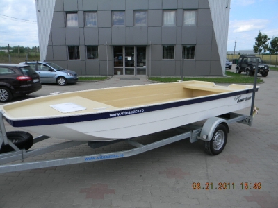Barca base boat