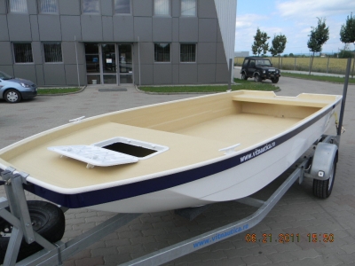 Barca base boat