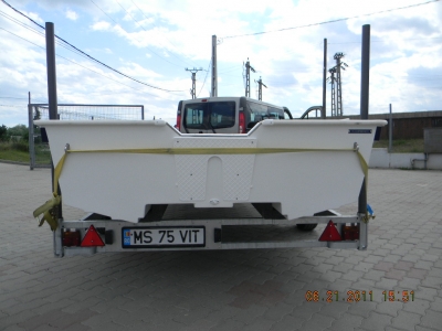 Barca base boat