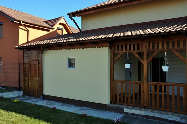 Terasa din lemn acoperita