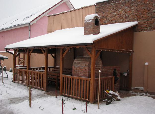 Terasa din lemn acoperita