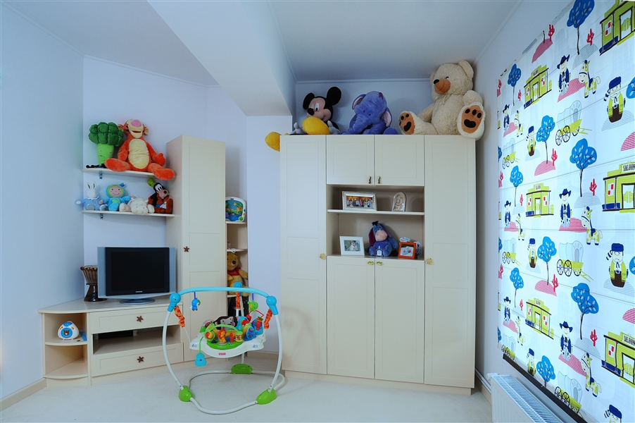 Mobila camera tineret Craiova