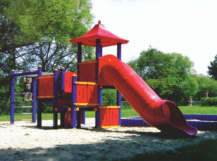 Loc de joaca cu turn