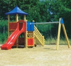 Loc de joaca cu turn