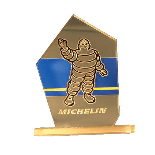 Trofee personalizate