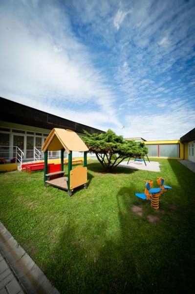 Casute spatii de joaca