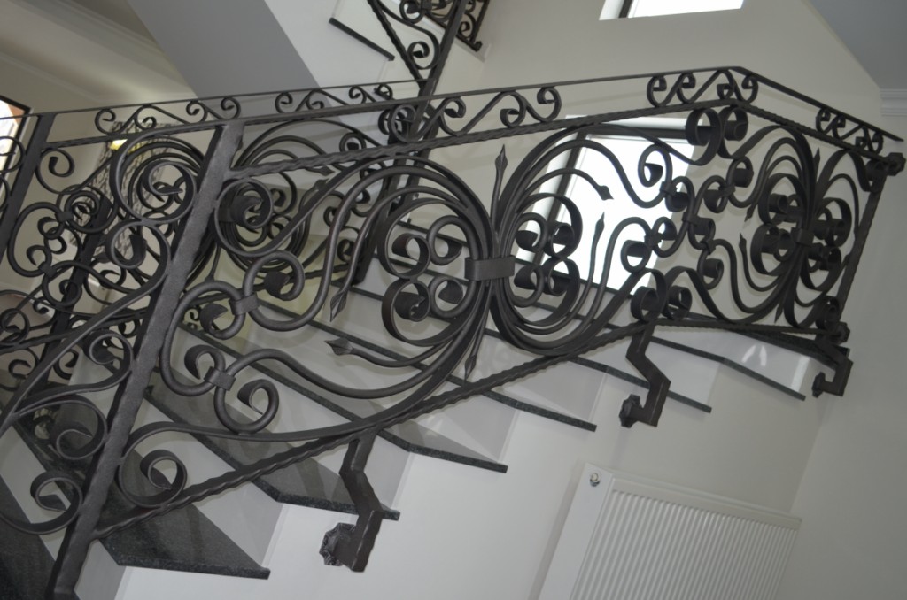 Scari metalice Bacau