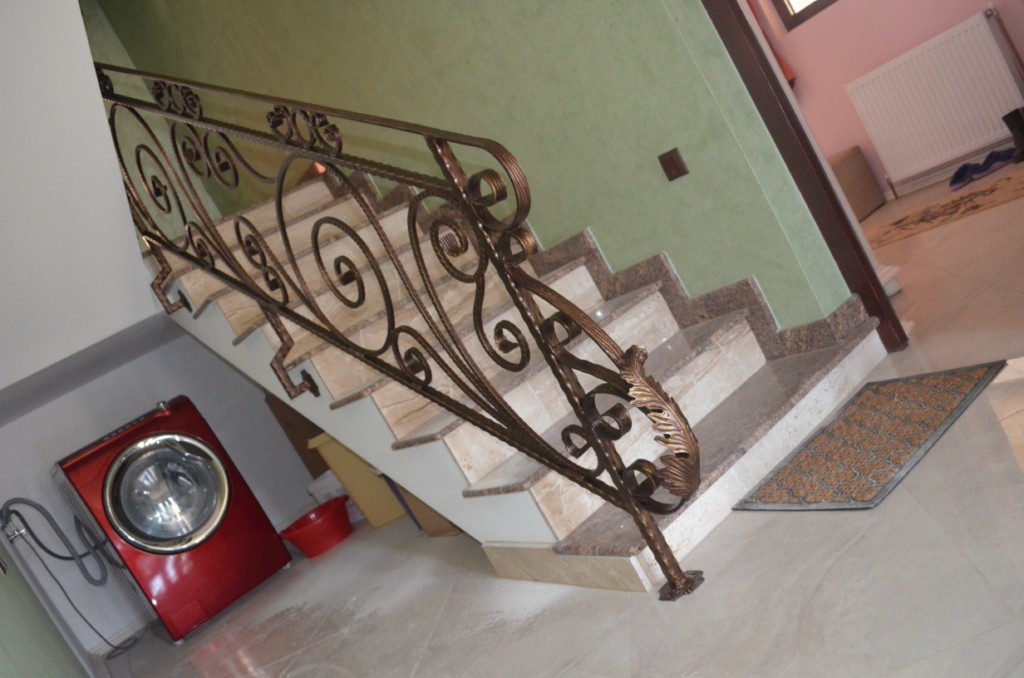 Scari metalice Bacau