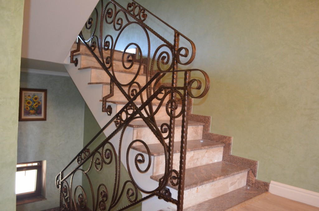 Scari metalice Bacau