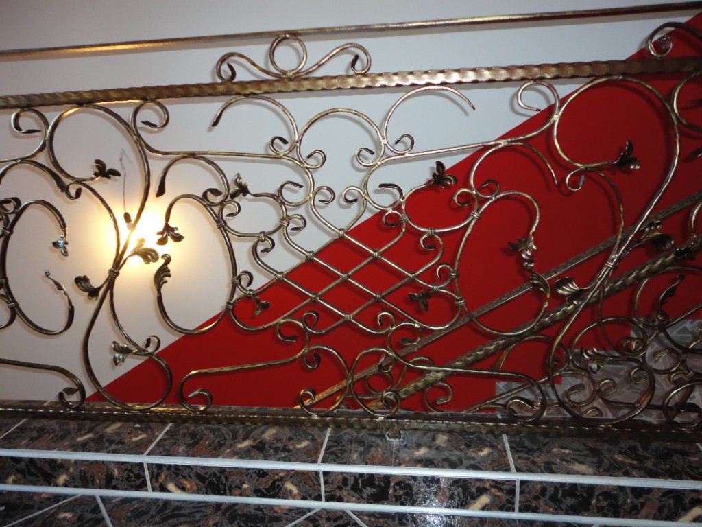 Scari metalice Bacau